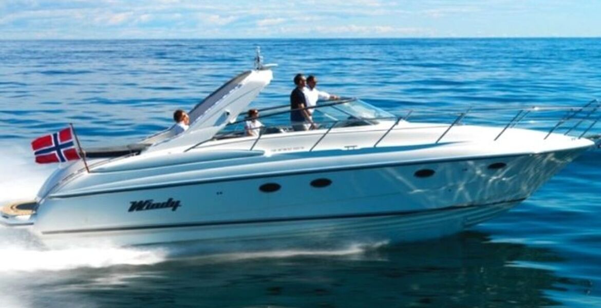 Yate Windy 42 Grand Bora en alquiler en Puerto Banús.