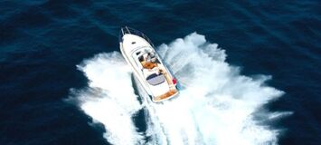 Yate Windy 42 Grand Bora en alquiler en Puerto Banús.