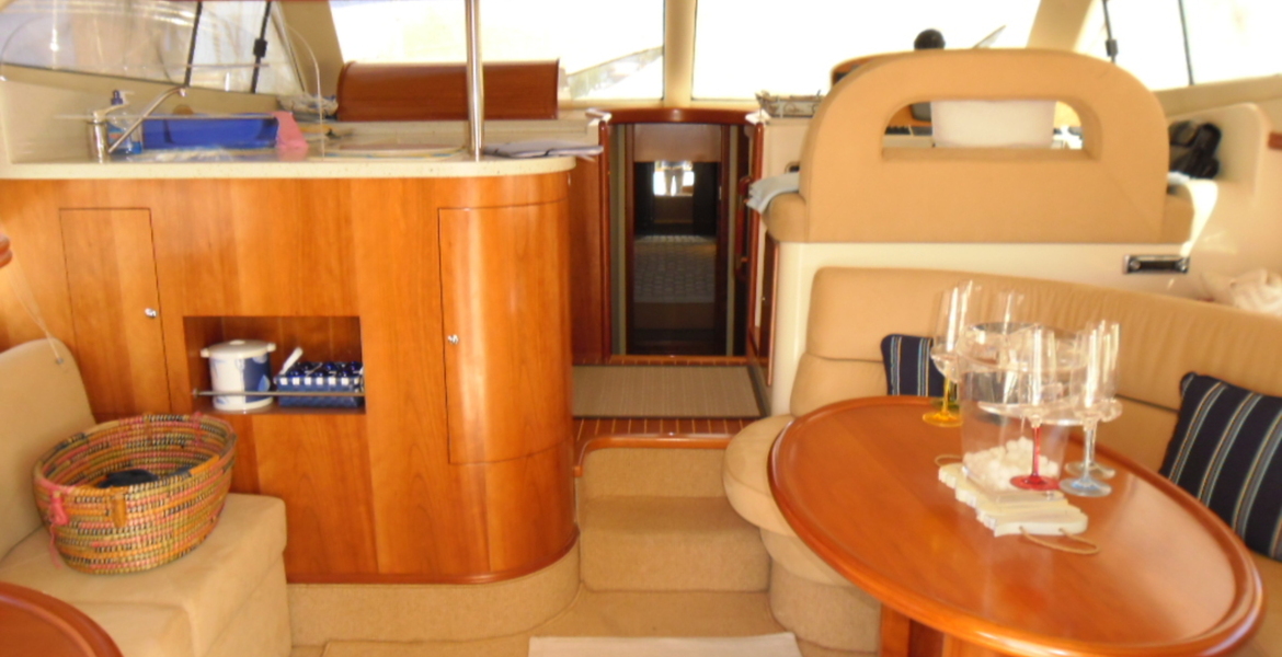 Yate Rodman Flybridge 44 en alquiler en Puerto Banús.