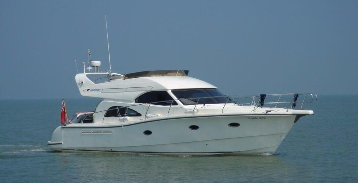 Yacht Rodman Flybridge 44 for rental in Puerto Banús.