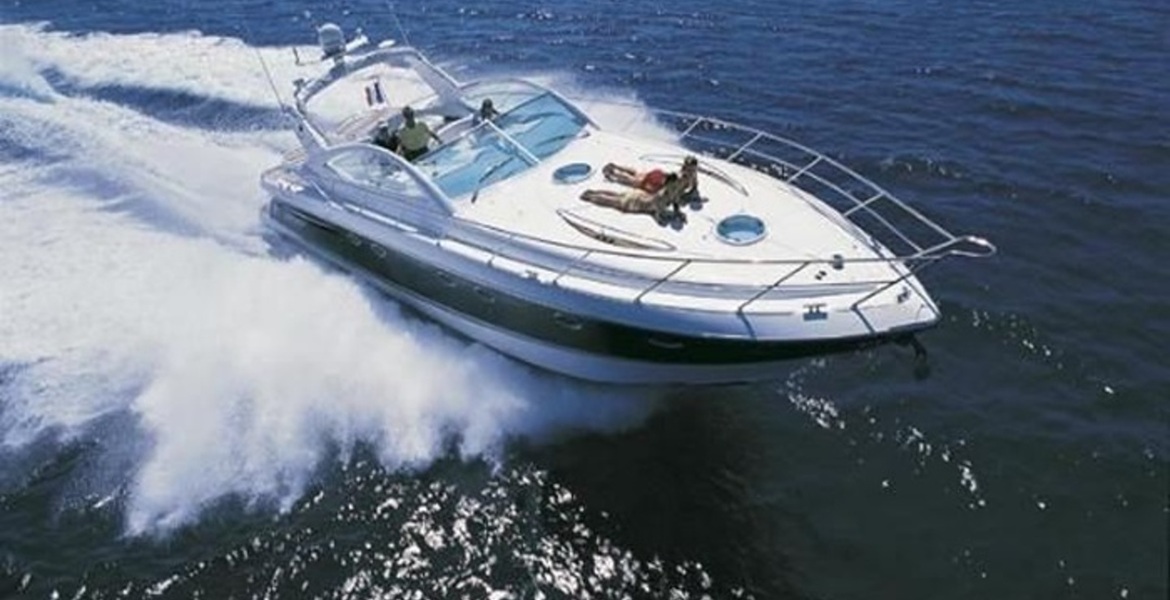 Yacht Fairline Targa 48 for rental in Puerto Banús, Marbella