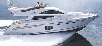 Yate Fairline Phantom 48 de alquiler en Puerto Banús.