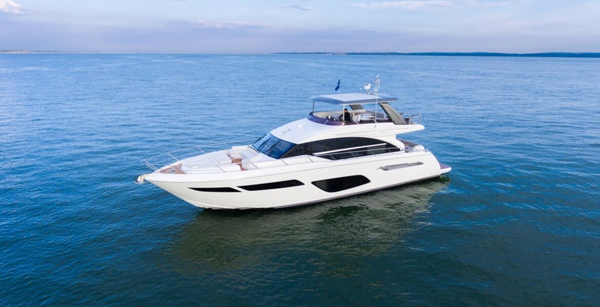 Yacht Princess F70 for rental in Puerto Banús, Marbella.