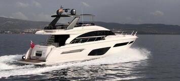 Yacht Princess F70 for rental in Puerto Banús, Marbella.