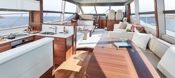 Yacht Princess F70 for rental in Puerto Banús, Marbella.